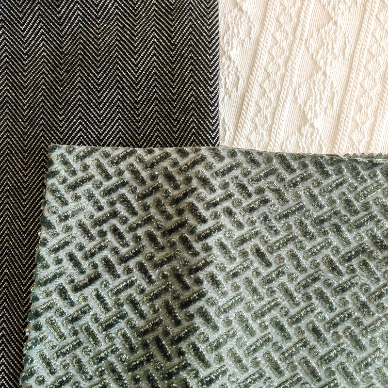 How does jacquard blended synthetic fibers perform in terms of skin-friendliness?